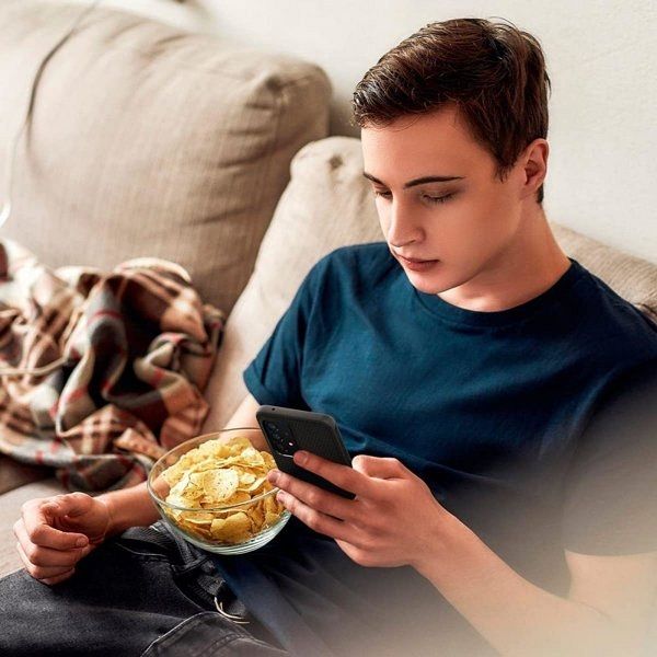 Ovitek Spigen 